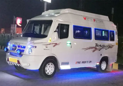 17 Seater Tempo Traveller