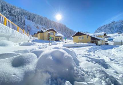 7-Days Kashmir Explorer: Srinagar, Gulmarg, Pahalgam